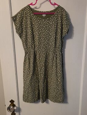 Old Navy Olive Green Floral Casual Short-Sleeve Dress